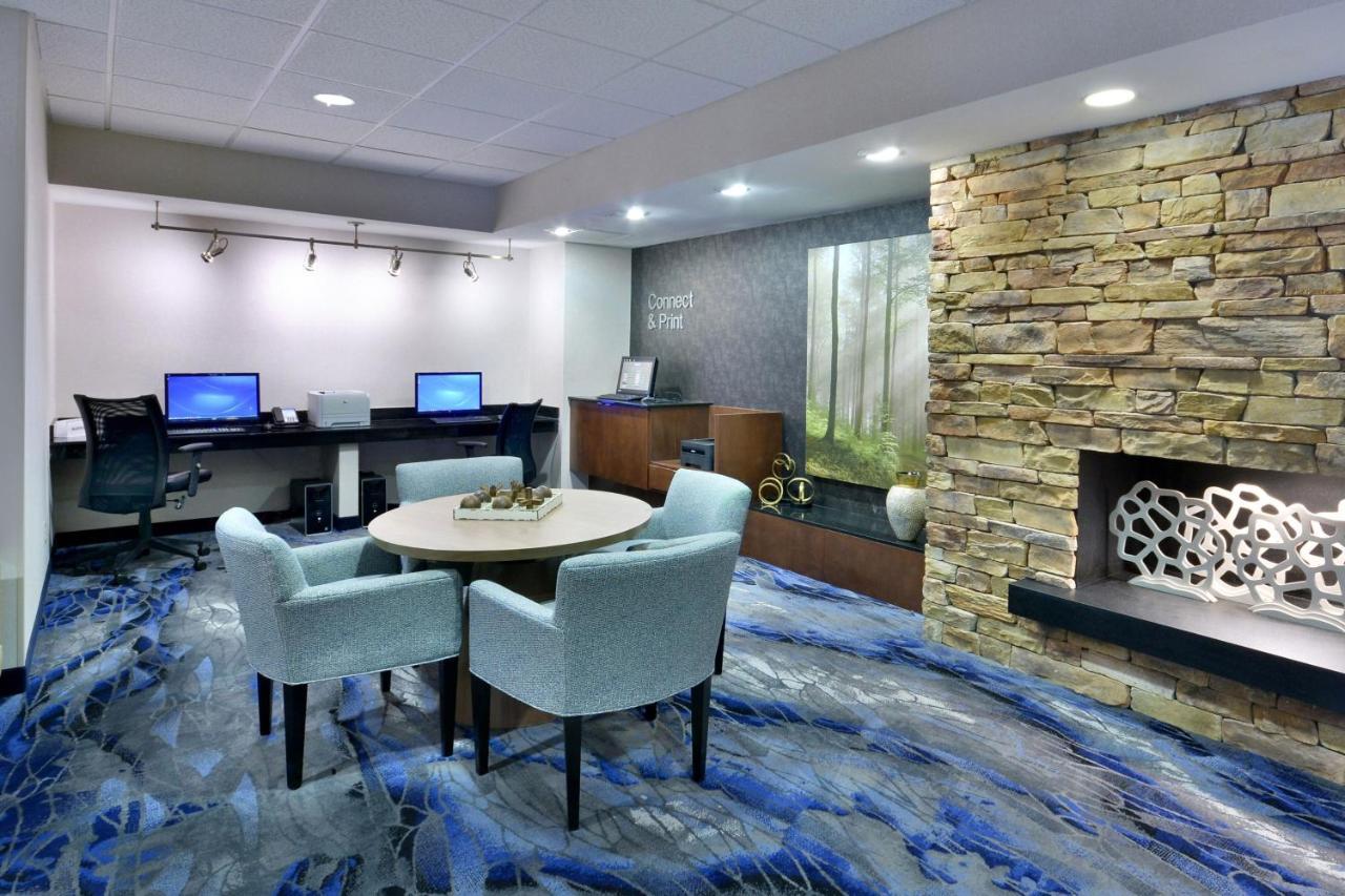 Hotel Fairfield & By Marriott North 3*