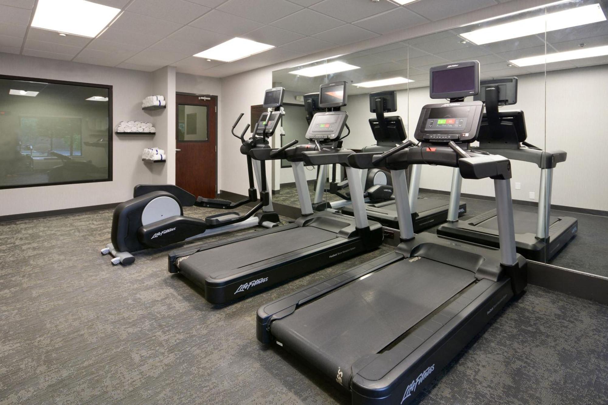 Fairfield & By Marriott North 3* Charlottesville