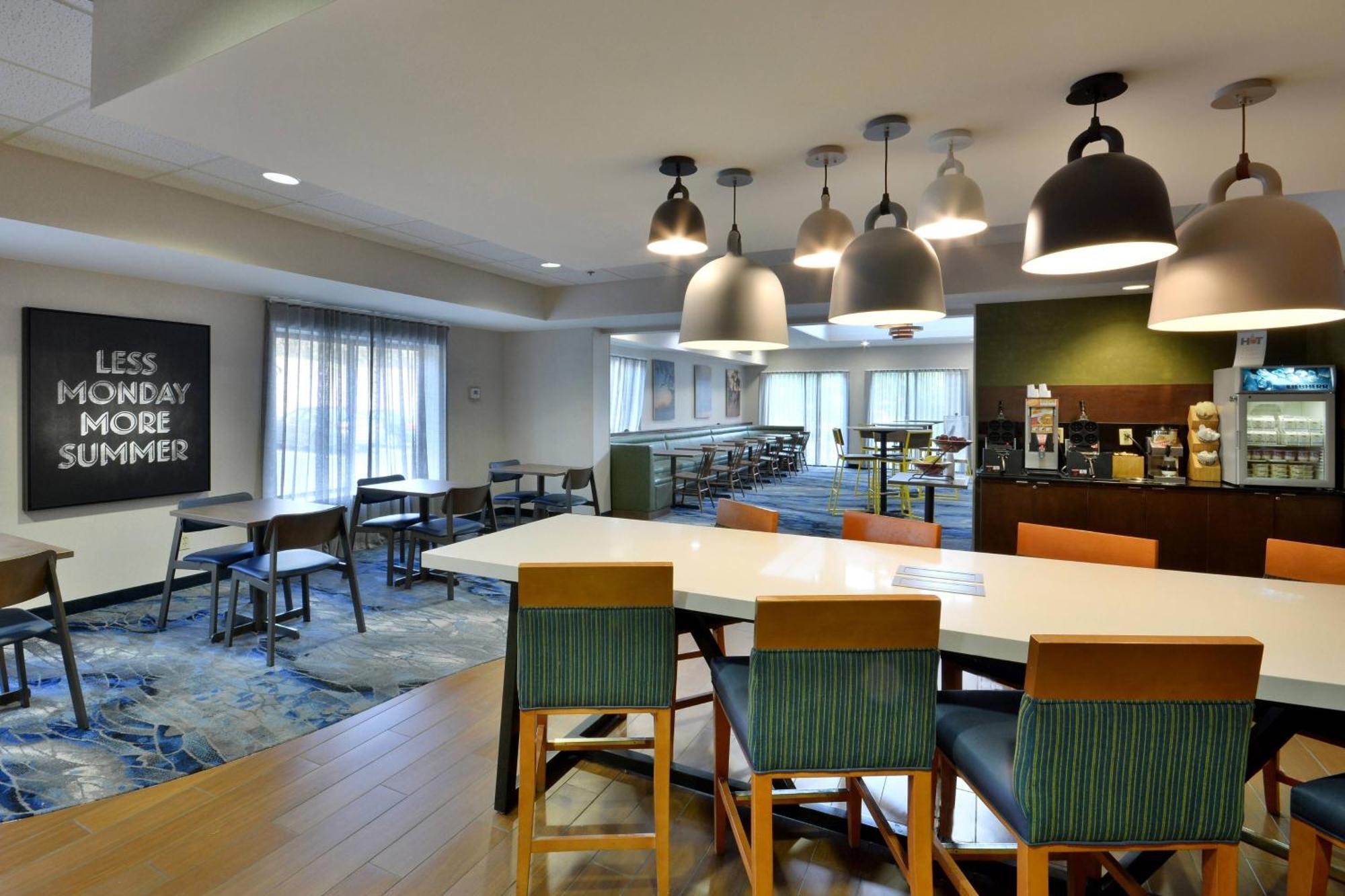 Fairfield & By Marriott North Hotel Charlottesville